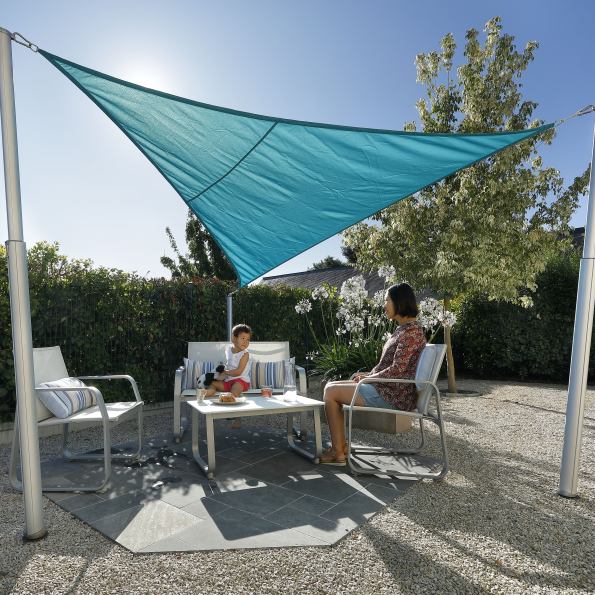 Schaduwzeilpaal op terras met helling Gard&Rock