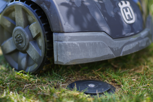 base ancrage compatible avec le robot de tonte