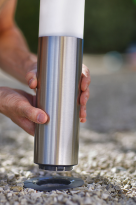 Borne solaire à clipser au sol